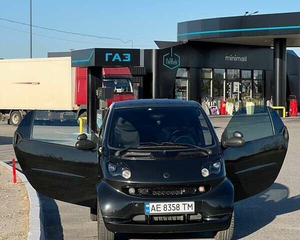 Чорний Смарт Fortwo, об'ємом двигуна 0.7 л та пробігом 237 тис. км за 3200 $, фото 1 на Automoto.ua