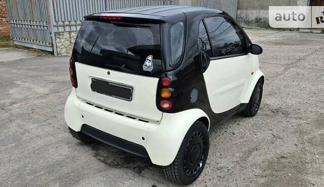 Чорний Смарт Fortwo, об'ємом двигуна 0.7 л та пробігом 214 тис. км за 3800 $, фото 3 на Automoto.ua