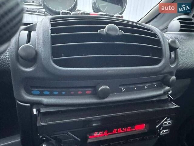 Чорний Смарт Fortwo, об'ємом двигуна 0.7 л та пробігом 222 тис. км за 5490 $, фото 17 на Automoto.ua