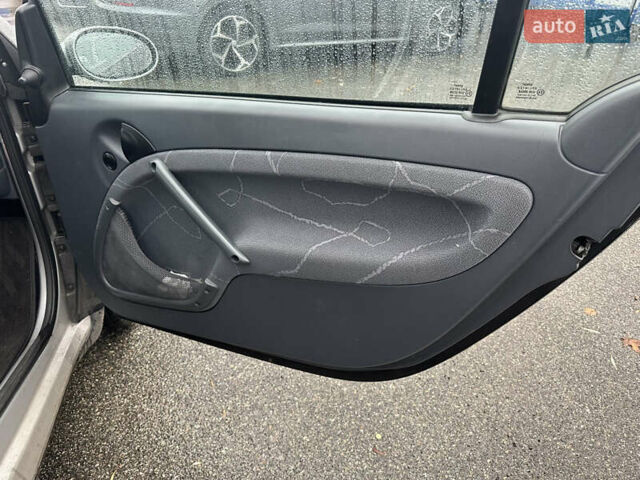 Чорний Смарт Fortwo, об'ємом двигуна 0.7 л та пробігом 260 тис. км за 2999 $, фото 15 на Automoto.ua