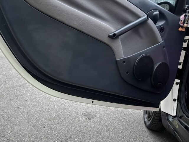 Черный Смарт Форту, объемом двигателя 0.7 л и пробегом 175 тыс. км за 3000 $, фото 11 на Automoto.ua