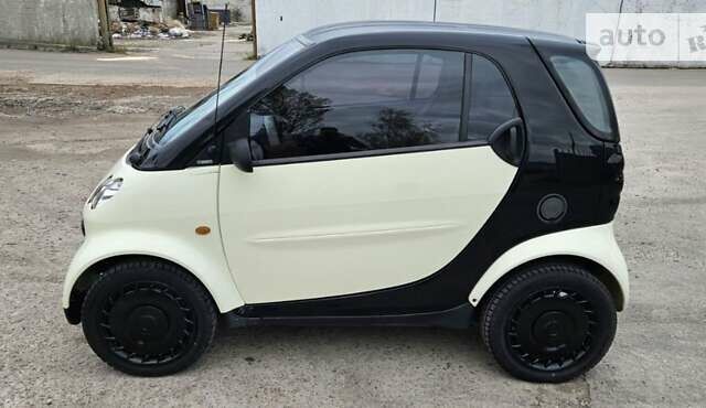 Чорний Смарт Fortwo, об'ємом двигуна 0.7 л та пробігом 214 тис. км за 3800 $, фото 6 на Automoto.ua