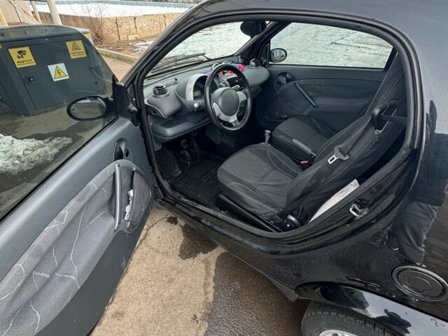 Чорний Смарт Fortwo, об'ємом двигуна 0.7 л та пробігом 200 тис. км за 3500 $, фото 1 на Automoto.ua