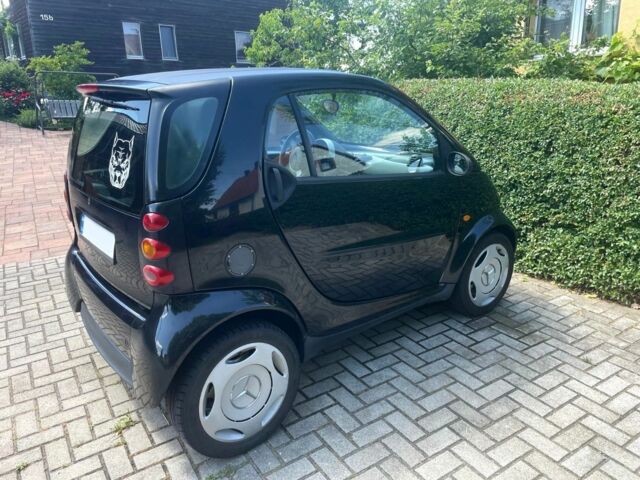 Чорний Смарт Fortwo, об'ємом двигуна 0 л та пробігом 161 тис. км за 3200 $, фото 4 на Automoto.ua