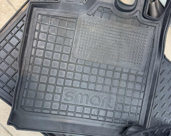 Черный Смарт Форту, объемом двигателя 0.7 л и пробегом 165 тыс. км за 3800 $, фото 24 на Automoto.ua