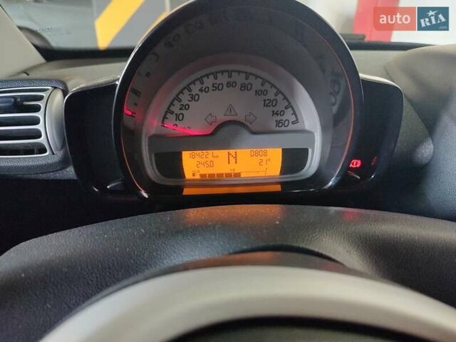 Чорний Смарт Fortwo, об'ємом двигуна 1 л та пробігом 184 тис. км за 4650 $, фото 10 на Automoto.ua