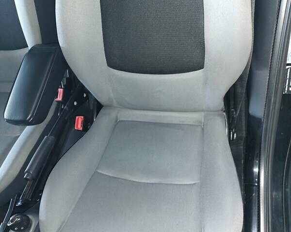 Чорний Смарт Fortwo, об'ємом двигуна 1 л та пробігом 184 тис. км за 4650 $, фото 13 на Automoto.ua