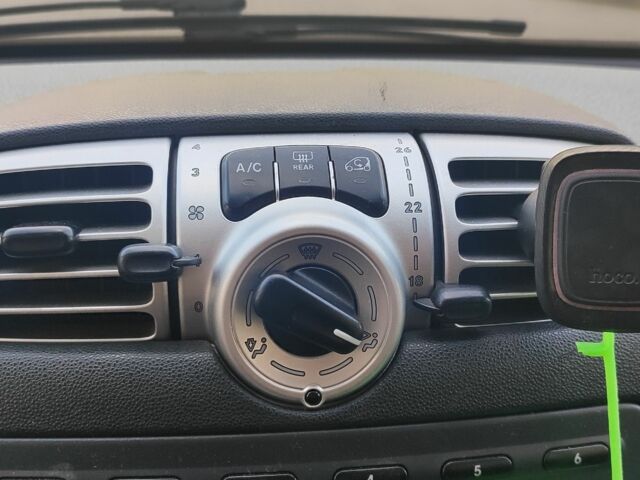 Черный Смарт Форту, объемом двигателя 1 л и пробегом 131 тыс. км за 6000 $, фото 5 на Automoto.ua