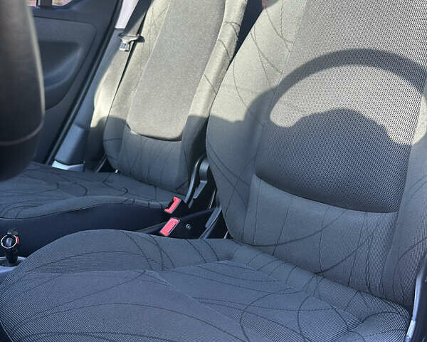 Чорний Смарт Fortwo, об'ємом двигуна 0 л та пробігом 94 тис. км за 5800 $, фото 2 на Automoto.ua