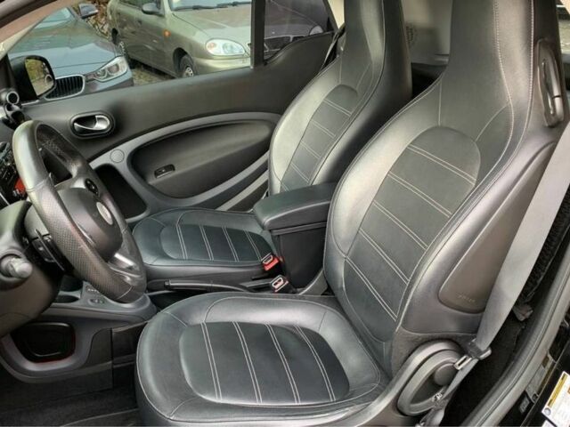 Чорний Смарт Fortwo, об'ємом двигуна 1 л та пробігом 116 тис. км за 8800 $, фото 4 на Automoto.ua