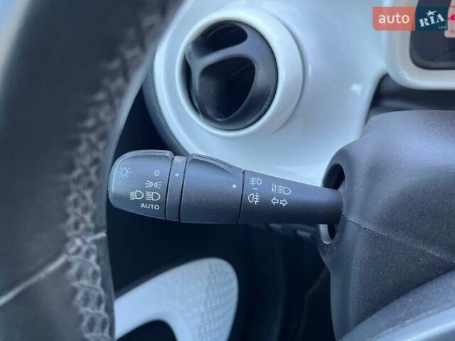 Черный Смарт Форту, объемом двигателя 1 л и пробегом 74 тыс. км за 9990 $, фото 17 на Automoto.ua