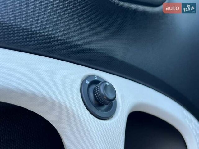 Черный Смарт Форту, объемом двигателя 1 л и пробегом 74 тыс. км за 9990 $, фото 14 на Automoto.ua