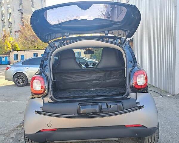Чорний Смарт Fortwo, об'ємом двигуна 1 л та пробігом 80 тис. км за 11400 $, фото 31 на Automoto.ua