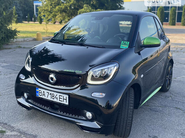 Чорний Смарт Fortwo, об'ємом двигуна 0 л та пробігом 30 тис. км за 18037 $, фото 2 на Automoto.ua