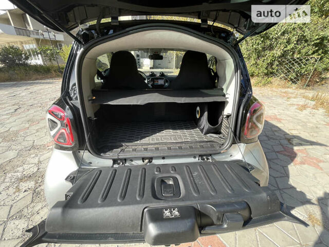 Чорний Смарт Fortwo, об'ємом двигуна 0 л та пробігом 69 тис. км за 8900 $, фото 8 на Automoto.ua
