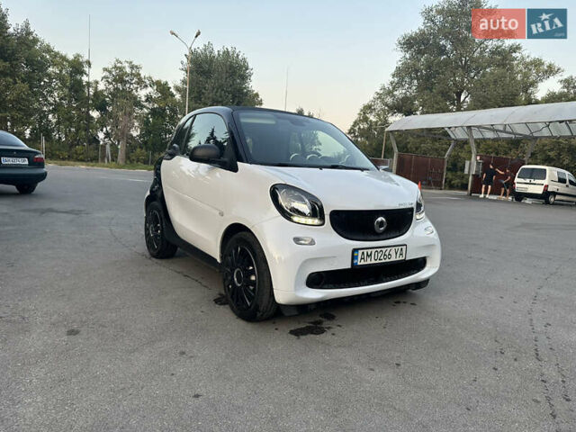 Чорний Смарт Fortwo, об'ємом двигуна 0 л та пробігом 42 тис. км за 7500 $, фото 2 на Automoto.ua