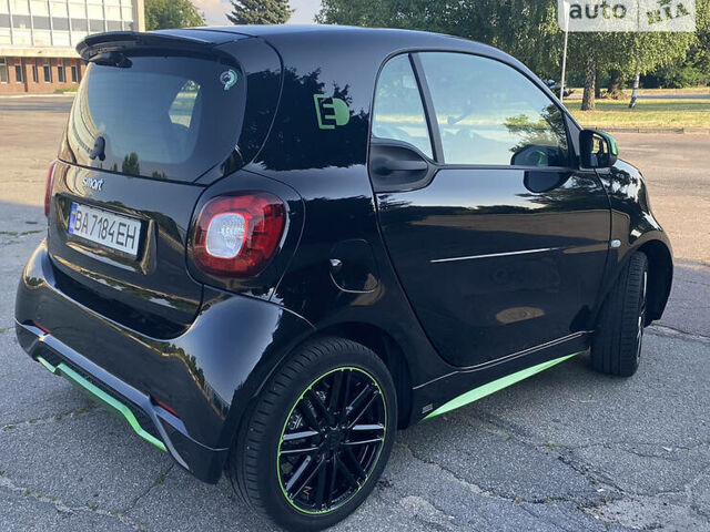 Чорний Смарт Fortwo, об'ємом двигуна 0 л та пробігом 30 тис. км за 18037 $, фото 5 на Automoto.ua