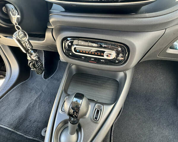 Чорний Смарт Fortwo, об'ємом двигуна 0 л та пробігом 8 тис. км за 12999 $, фото 27 на Automoto.ua