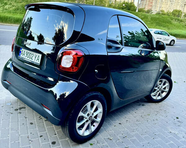 Чорний Смарт Fortwo, об'ємом двигуна 0 л та пробігом 8 тис. км за 12999 $, фото 6 на Automoto.ua