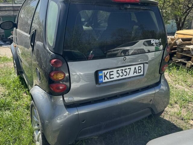 Чорний Смарт Fortwo, об'ємом двигуна 0.7 л та пробігом 173 тис. км за 2600 $, фото 4 на Automoto.ua