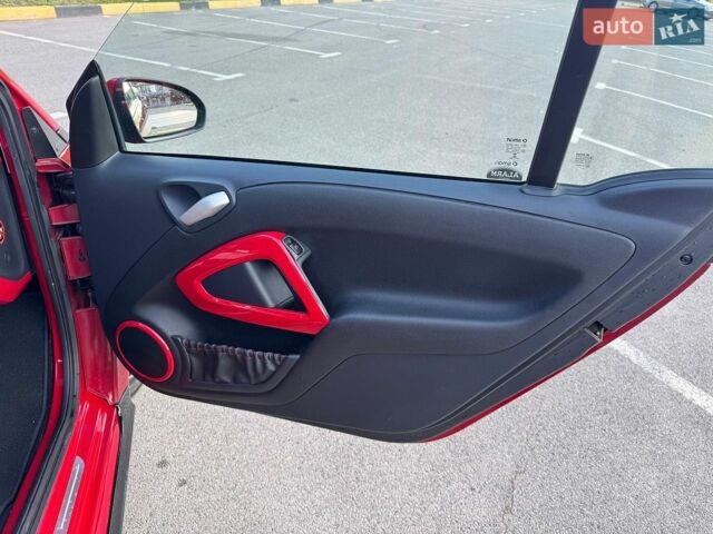 Червоний Смарт Fortwo, об'ємом двигуна 1 л та пробігом 67 тис. км за 9700 $, фото 7 на Automoto.ua