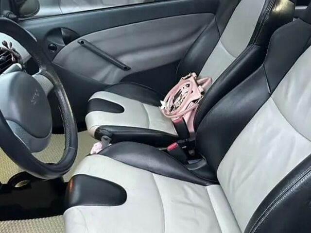 Смарт Fortwo, об'ємом двигуна 0.7 л та пробігом 195 тис. км за 3400 $, фото 1 на Automoto.ua