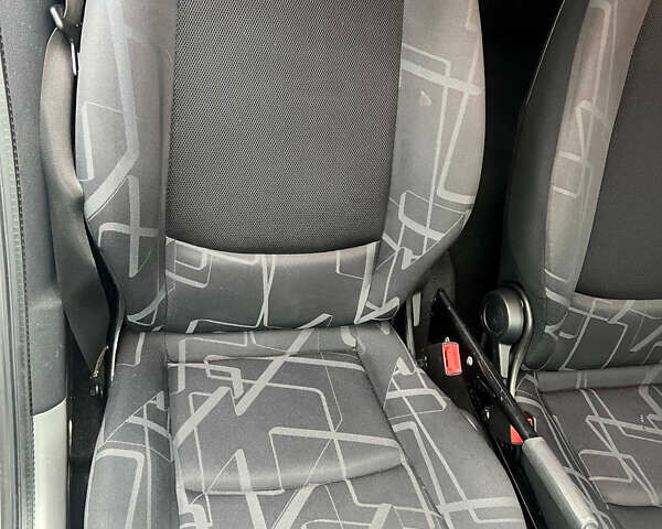 Смарт Fortwo, об'ємом двигуна 1 л та пробігом 174 тис. км за 4900 $, фото 10 на Automoto.ua