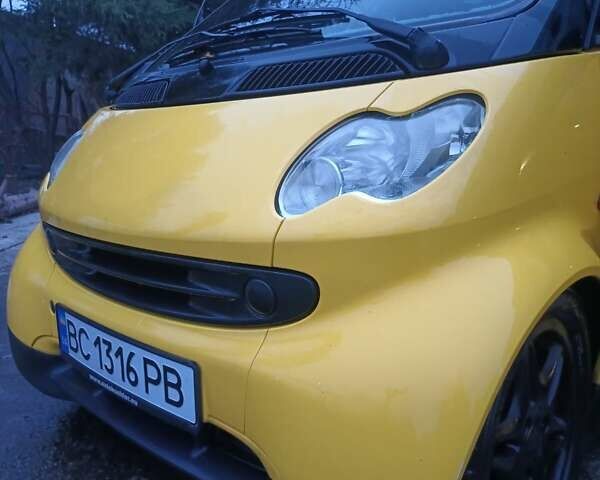 Жовтий Смарт Fortwo, об'ємом двигуна 0.7 л та пробігом 230 тис. км за 2800 $, фото 3 на Automoto.ua