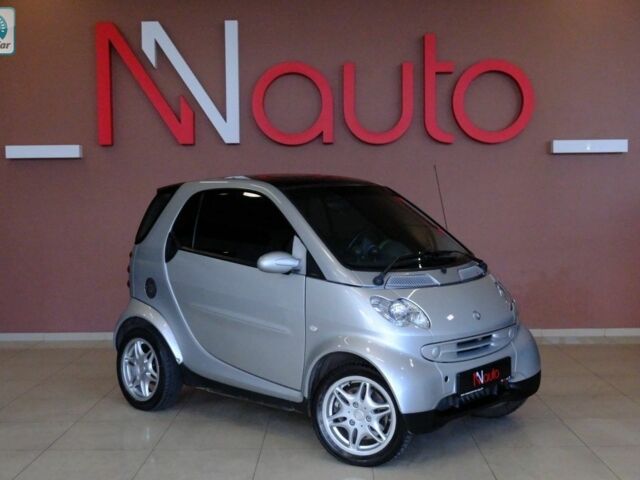 Сірий Смарт Fortwo, об'ємом двигуна 0.7 л та пробігом 157 тис. км за 2900 $, фото 3 на Automoto.ua
