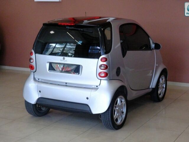 Сірий Смарт Fortwo, об'ємом двигуна 0.7 л та пробігом 157 тис. км за 2900 $, фото 4 на Automoto.ua