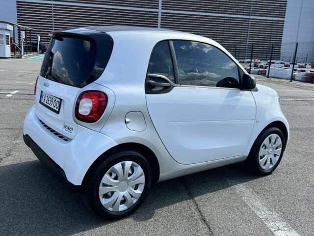 Сірий Смарт Fortwo, об'ємом двигуна 0.9 л та пробігом 76 тис. км за 8499 $, фото 7 на Automoto.ua