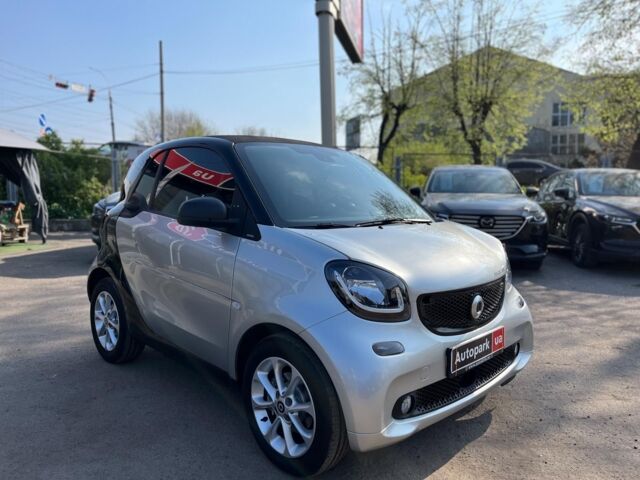 Сірий Смарт Fortwo, об'ємом двигуна 0 л та пробігом 25 тис. км за 11690 $, фото 2 на Automoto.ua