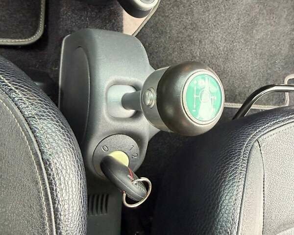 Смарт Fortwo 2003 у Одесі на Automoto.ua Сірий Смарт Fortwo, об'ємом двигуна 0.69 л та пробігом 126 тис. км за 7000 $, фото 4 на Automoto.ua
