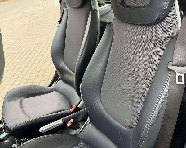 Смарт Fortwo 2003 у Одесі на Automoto.ua Сірий Смарт Fortwo, об'ємом двигуна 0.69 л та пробігом 126 тис. км за 7000 $, фото 3 на Automoto.ua