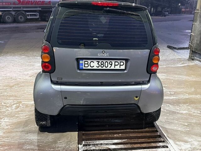 Сірий Смарт Fortwo, об'ємом двигуна 0.6 л та пробігом 215 тис. км за 2500 $, фото 4 на Automoto.ua