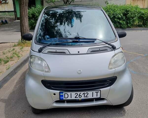 Сірий Смарт Fortwo, об'ємом двигуна 0.6 л та пробігом 220 тис. км за 2500 $, фото 2 на Automoto.ua