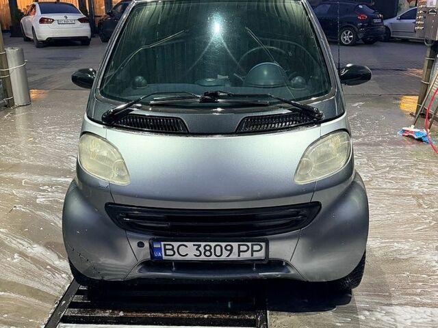 Сірий Смарт Fortwo, об'ємом двигуна 0.6 л та пробігом 215 тис. км за 2500 $, фото 2 на Automoto.ua