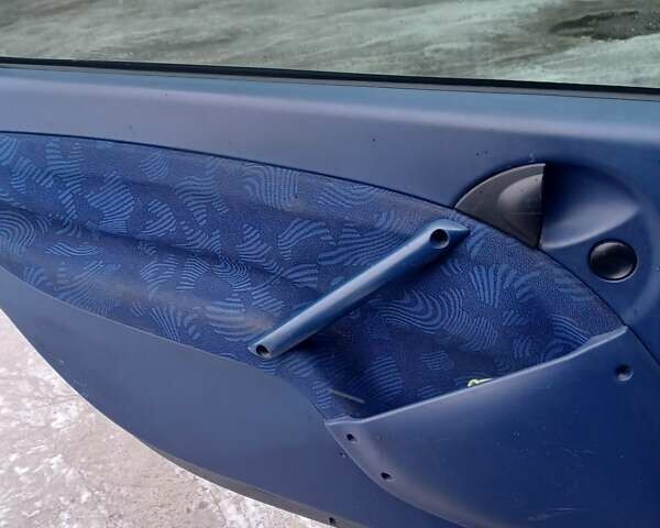 Сірий Смарт Fortwo, об'ємом двигуна 0.6 л та пробігом 202 тис. км за 2500 $, фото 7 на Automoto.ua