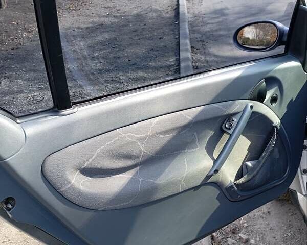 Сірий Смарт Fortwo, об'ємом двигуна 0.6 л та пробігом 225 тис. км за 2999 $, фото 7 на Automoto.ua