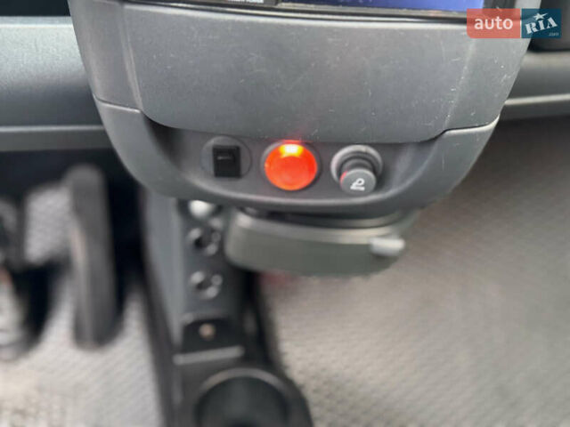 Сірий Смарт Fortwo, об'ємом двигуна 0.7 л та пробігом 214 тис. км за 2999 $, фото 27 на Automoto.ua