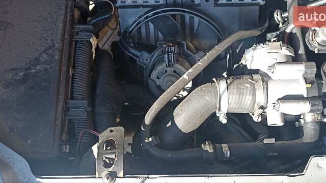 Сірий Смарт Fortwo, об'ємом двигуна 0.7 л та пробігом 177 тис. км за 3500 $, фото 8 на Automoto.ua