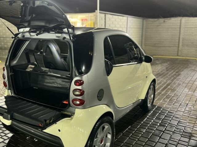 Сірий Смарт Fortwo, об'ємом двигуна 0.7 л та пробігом 168 тис. км за 3200 $, фото 3 на Automoto.ua
