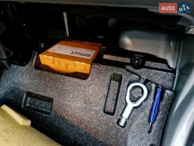 Сірий Смарт Fortwo, об'ємом двигуна 0.7 л та пробігом 118 тис. км за 3999 $, фото 22 на Automoto.ua