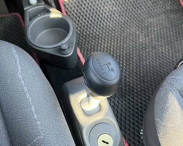 Сірий Смарт Fortwo, об'ємом двигуна 0.7 л та пробігом 210 тис. км за 3500 $, фото 12 на Automoto.ua