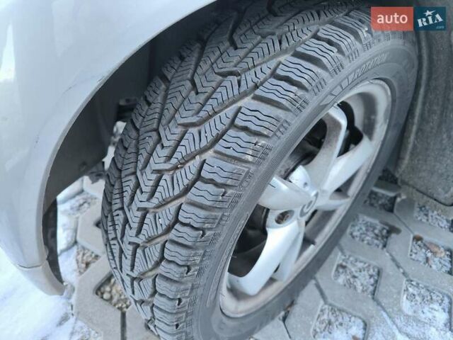 Сірий Смарт Fortwo, об'ємом двигуна 1 л та пробігом 75 тис. км за 6000 $, фото 3 на Automoto.ua