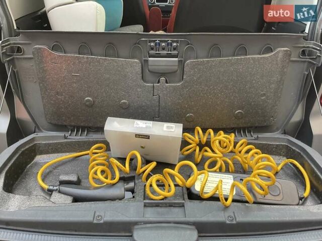 Серый Смарт Форту, объемом двигателя 0 л и пробегом 144 тыс. км за 8000 $, фото 6 на Automoto.ua