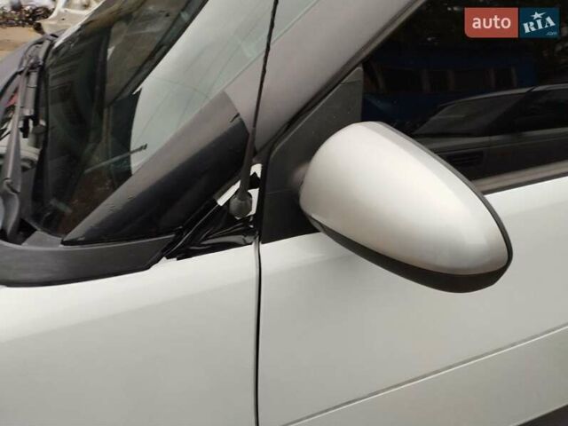 Смарт Fortwo 2014 у Києві на Automoto.ua Сірий Смарт Fortwo, об'ємом двигуна 0 л та пробігом 26 тис. км за 4700 $, фото 27 на Automoto.ua