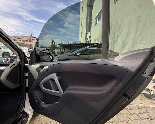 Сірий Смарт Fortwo, об'ємом двигуна 0 л та пробігом 89 тис. км за 5500 $, фото 21 на Automoto.ua