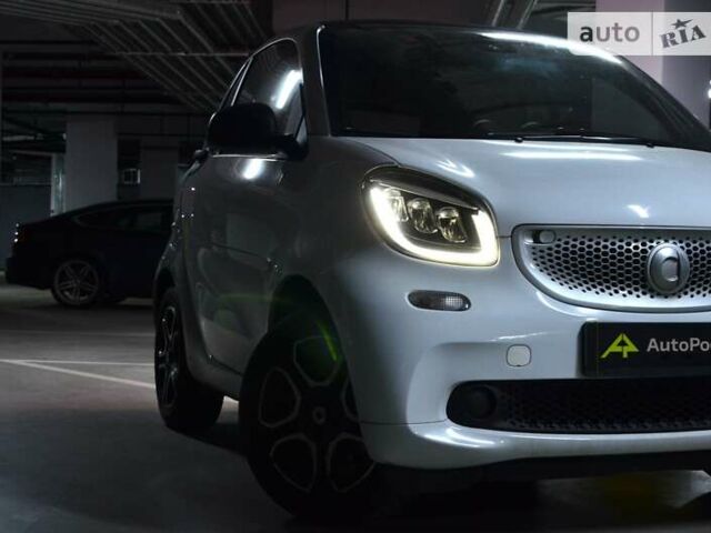 Сірий Смарт Fortwo, об'ємом двигуна 0 л та пробігом 61 тис. км за 9777 $, фото 2 на Automoto.ua