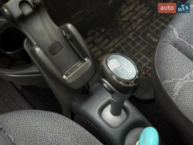 Синій Смарт Fortwo, об'ємом двигуна 0.7 л та пробігом 232 тис. км за 3900 $, фото 9 на Automoto.ua
